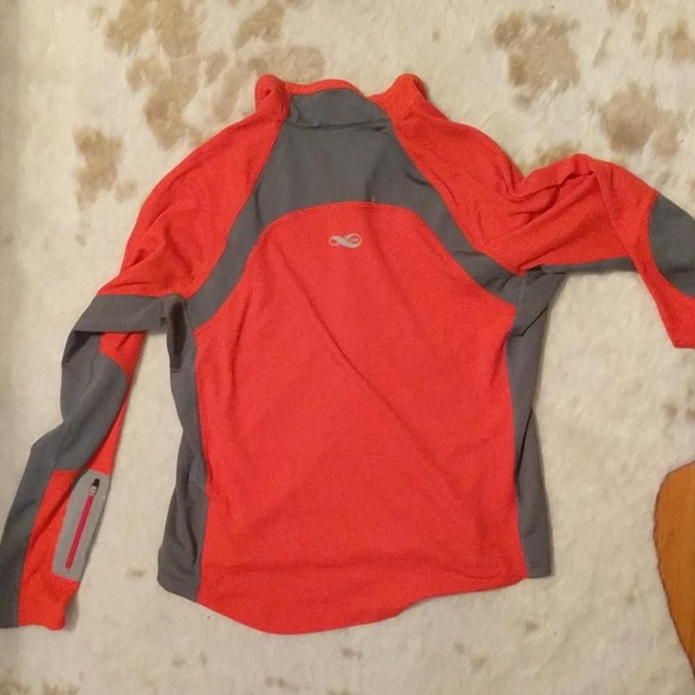 REI pullover Size S